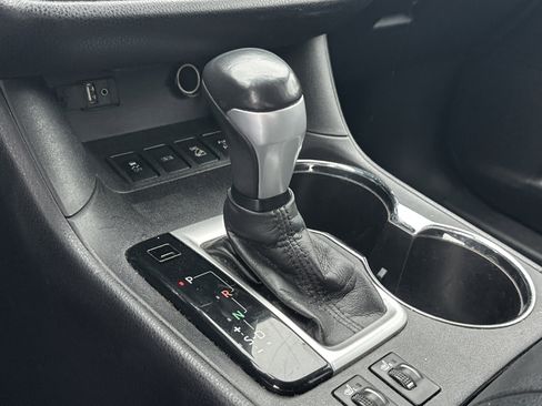 Used 2016 Toyota Highlander XLE image 30