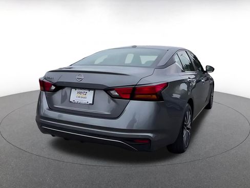 Used 2025 Nissan Altima 2.5 SV FWD image 14