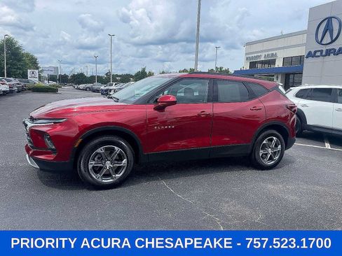 Used 2024 Chevrolet Blazer LT w/ Convenience Package FWD image 3