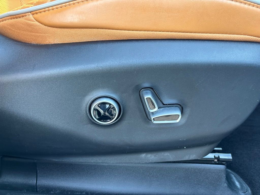 Used 2023 Chrysler Pacifica Pinnacle FWD image 36