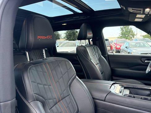 Used 2025 Nissan Armada PRO-4X w/ Pro-4X Premium Package AWD/4WD image 14