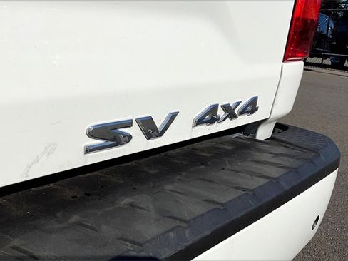Used 2022 Nissan Titan SV image 8