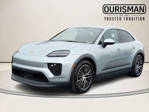 Used 2025 Porsche Macan 4 Electric AWD/4WD image 4