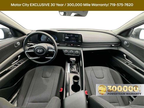 New 2025 Hyundai Elantra SE image 17