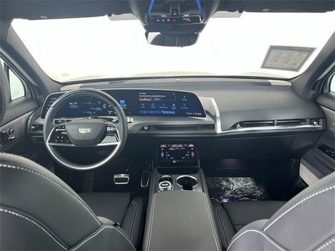 Used 2026 Cadillac Vistiq Luxury image 21