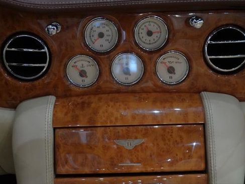 Used 2008 Bentley Azure image 21