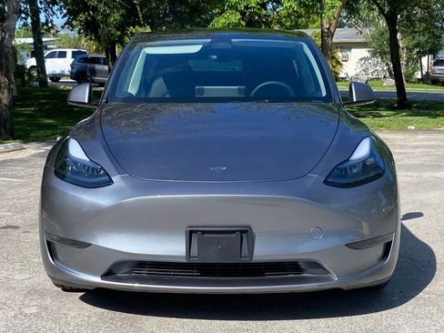 Used 2025 Tesla Model Y Performance AWD/4WD image 10