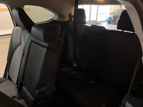 Used 2025 Toyota Highlander LE FWD image 25