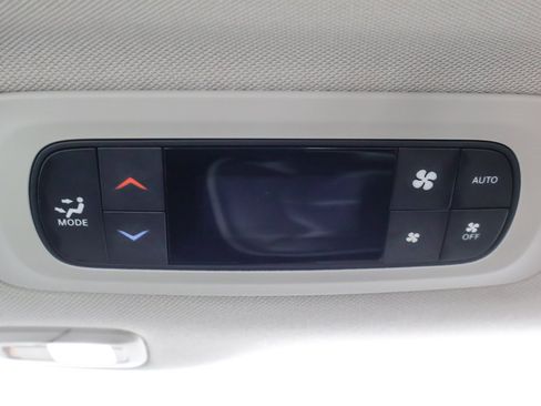 Used 2024 Chrysler Pacifica Limited image 62