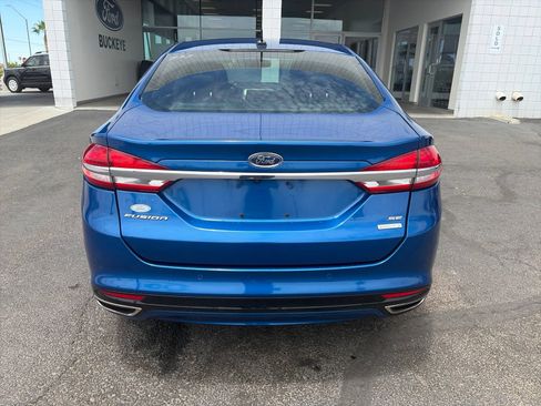 Used 2017 Ford Fusion SE w/ Fusion SE Technology Package FWD image 4