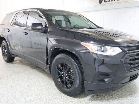 Used 2020 Chevrolet Traverse LS w/ LPO, Blackout Package AWD/4WD image 5