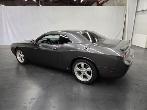 Used 2013 Dodge Challenger R/T RWD image 3