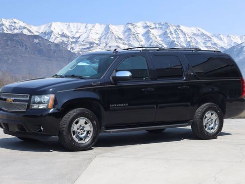 Used 2014 Chevrolet Suburban LT AWD/4WD image 2