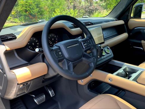 New 2025 Land Rover Defender 130 V8 image 8