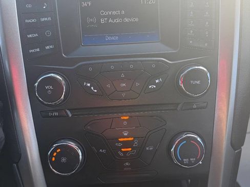 Used 2018 Ford Fusion SE image 27