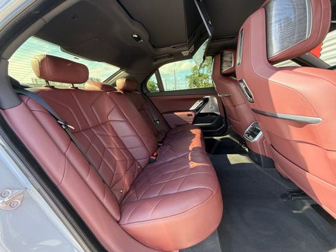 Used 2023 BMW 760i xDrive image 38