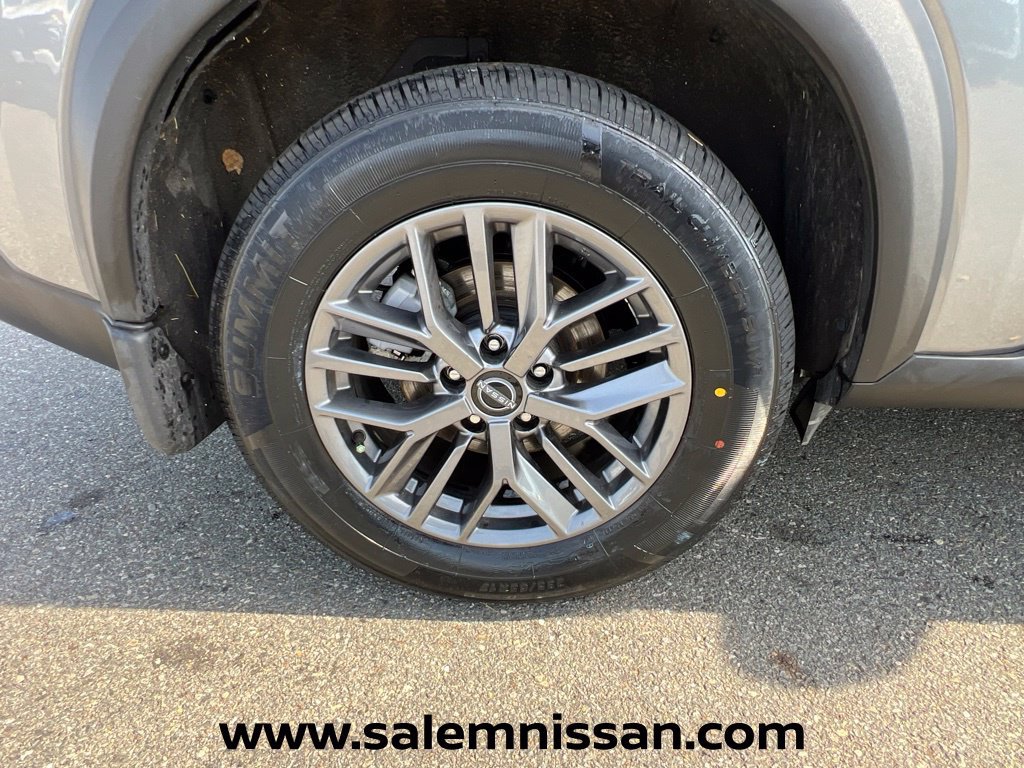 Used 2023 Nissan Rogue S AWD/4WD image 27