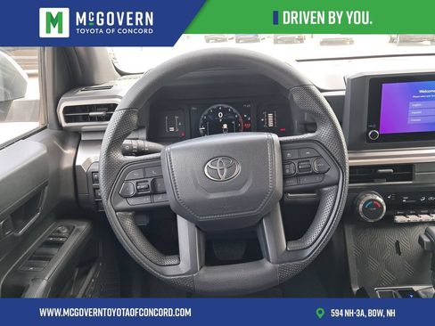 Used 2025 Toyota Tacoma SR5 AWD/4WD image 17