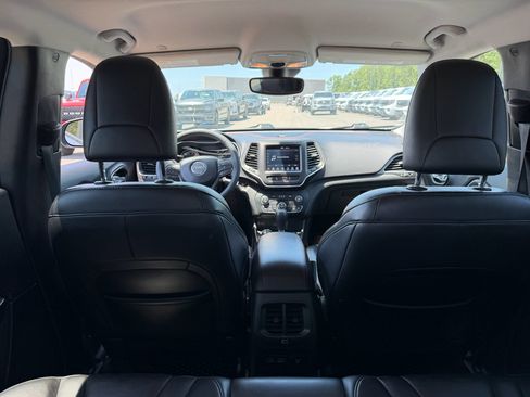 Used 2021 Jeep Cherokee Trailhawk AWD/4WD image 11