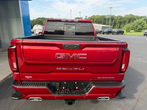 Used 2024 GMC Sierra 1500 Denali AWD/4WD image 8