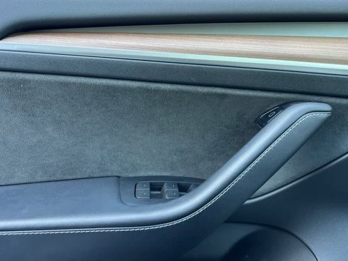 Used 2023 Tesla Model 3 Standard Range image 15