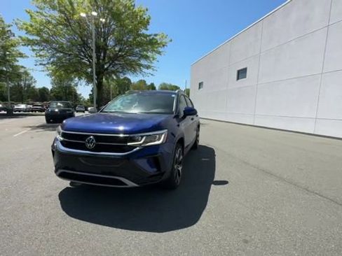 Certified 2023 Volkswagen Taos SEL image 3