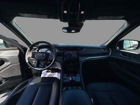 Used 2024 Jeep Grand Cherokee Limited w/ Black Appearance Package image 22