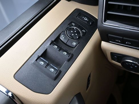 Used 2020 Ford F250 XLT w/ XLT Premium Package AWD/4WD image 25