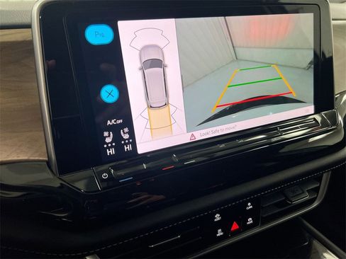 Used 2024 Volkswagen Atlas SE image 14