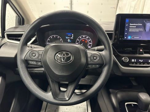 Used 2025 Toyota Corolla LE w/ LE Premium Package image 17