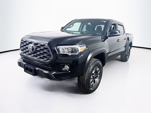 Used 2020 Toyota Tacoma TRD Off-Road image 3