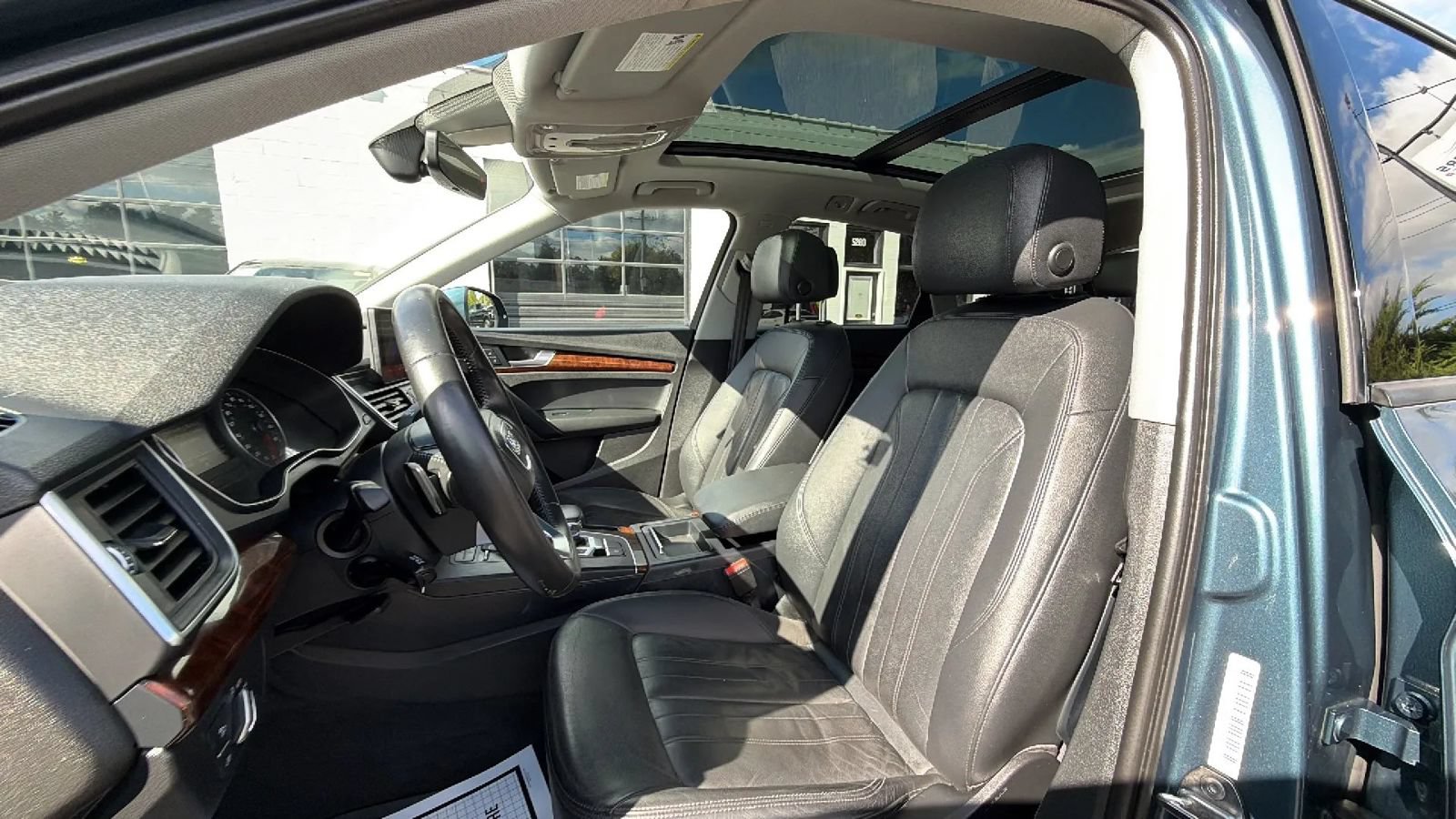 Used 2018 Audi Q5 2.0T Premium w/ Convenience Package AWD/4WD image 17