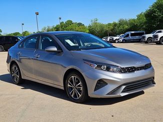 Used 2024 Kia Forte LXS FWD video 3
