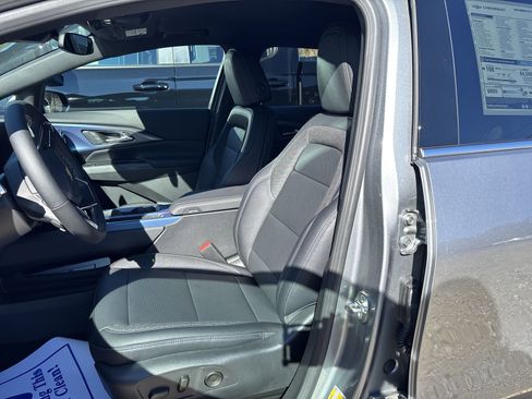 New 2026 Chevrolet Equinox EV LT image 11