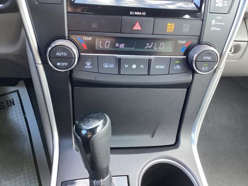 Certified 2016 Toyota Camry XLE image 34