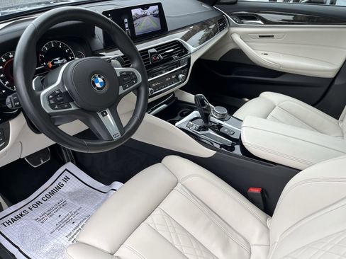 Used 2018 BMW M550i xDrive image 10