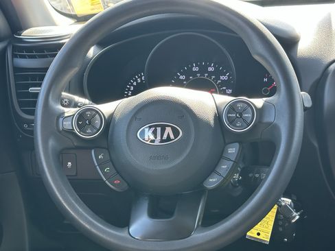 Used 2019 Kia Soul FWD image 21