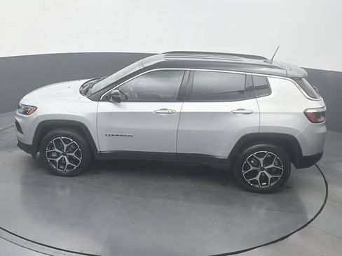 Used 2025 Jeep Compass Limited AWD/4WD image 22