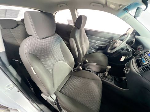 Used 2010 Hyundai Accent Hatchback image 29