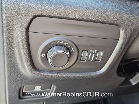 New 2025 Jeep Grand Cherokee L Laredo w/ Luxury Tech Group I image 27