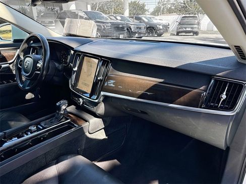 Used 2018 Volvo S90 T5 Momentum w/ Convenience Package image 32