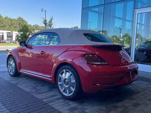 Used 2019 Volkswagen Beetle 2.0T SE w/ SE Premium Package FWD image 25