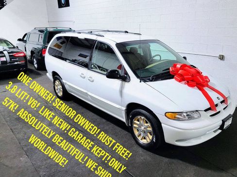 Used 1996 Dodge Grand Caravan LE FWD image 1