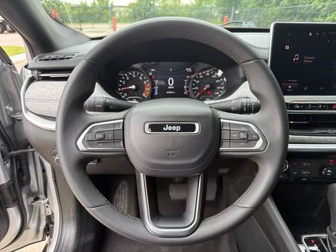 Used 2024 Jeep Compass Latitude AWD/4WD image 17