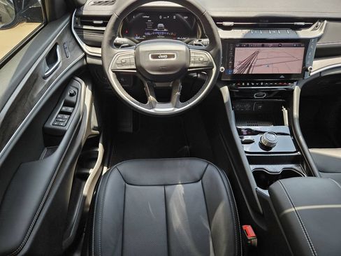 New 2026 Jeep Grand Cherokee Limited AWD/4WD image 10