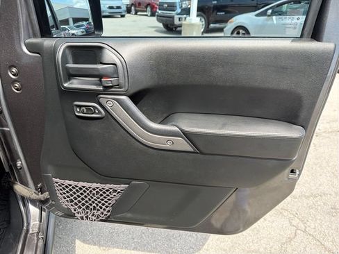 Used 2017 Jeep Wrangler Unlimited Sport AWD/4WD image 23