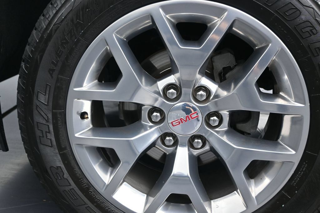 Used 2018 GMC Yukon Denali RWD image 10