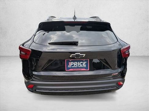 Used 2025 Chevrolet Trax RS FWD image 5