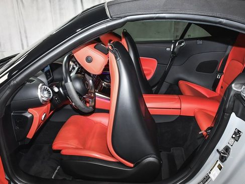 Used 2022 Mercedes-Benz SL 63 AMG 4MATIC w/ Driver Assistance Package image 63