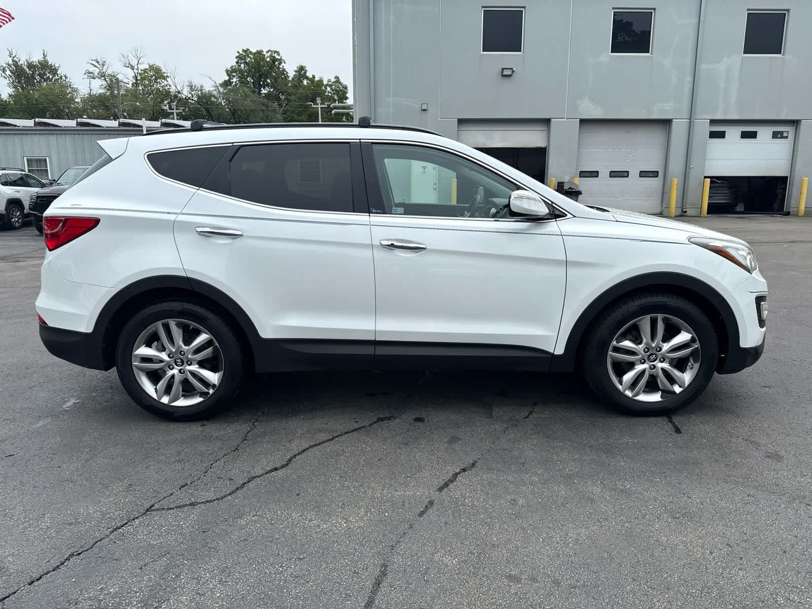 Used 2013 Hyundai Santa Fe Sport 2.0T AWD/4WD image 2